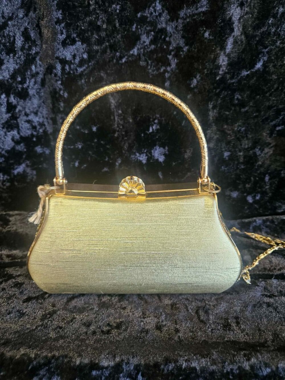 Vintage Gold Textured Metal Frame Evening Purse - Picture 4 of 6